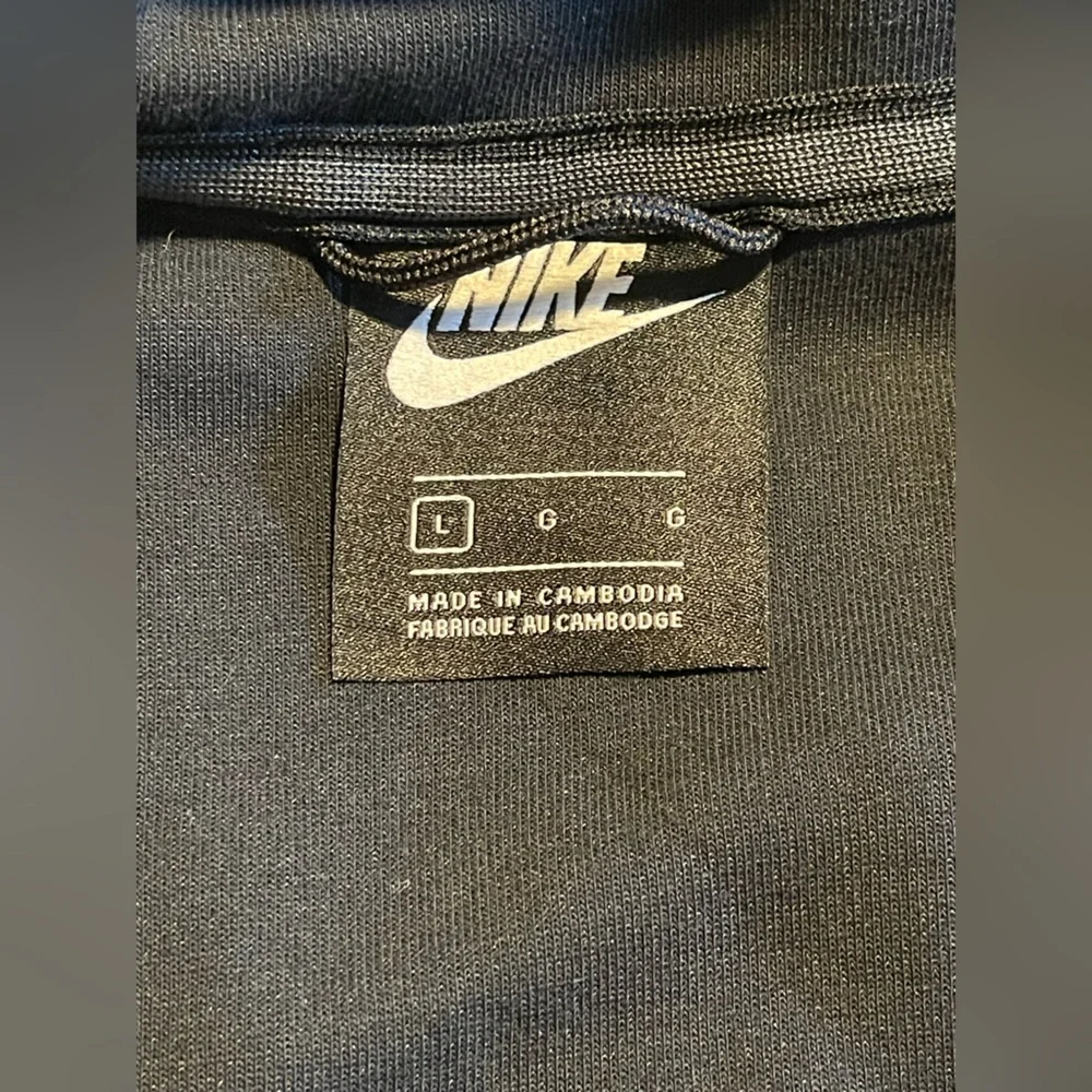 Nike Men's‎ Gray Zip Up Sweater